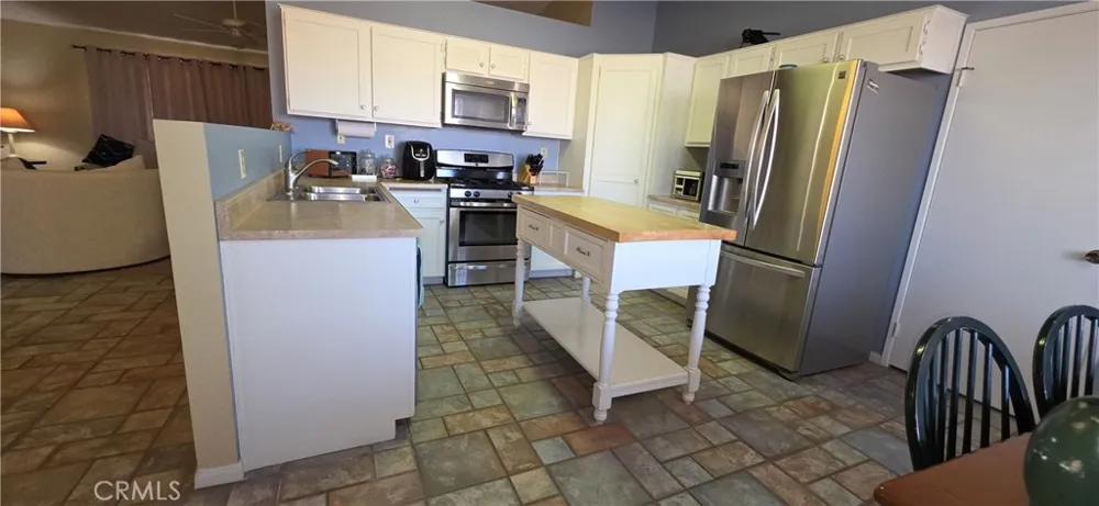 14307 Tonikan Apple Valley, CA 92307