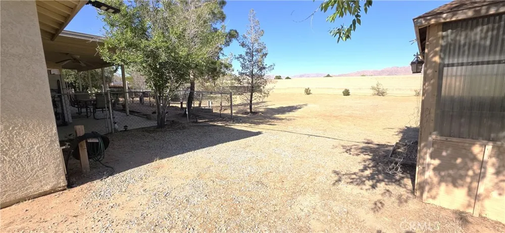 14307 Tonikan Apple Valley, CA 92307