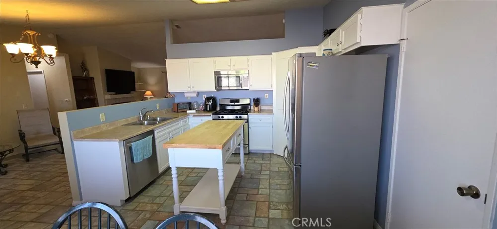 14307 Tonikan Apple Valley, CA 92307