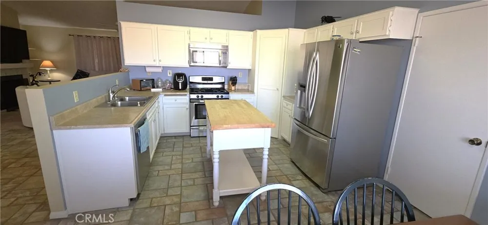 14307 Tonikan Apple Valley, CA 92307