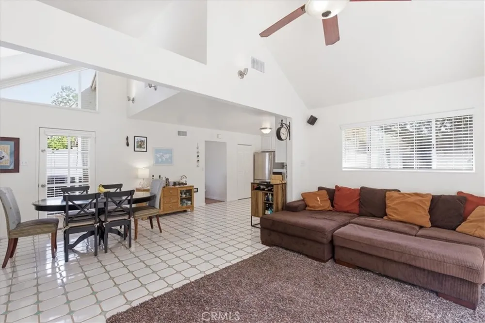 22339 Cheraw Saugus, CA 91350