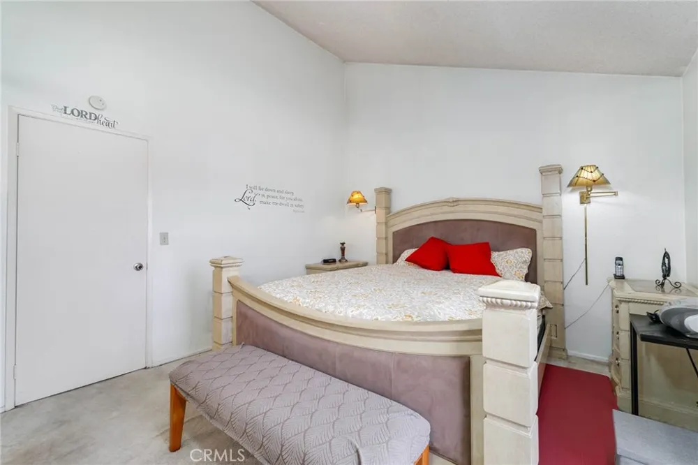 472 S Sherer Compton, CA 90220