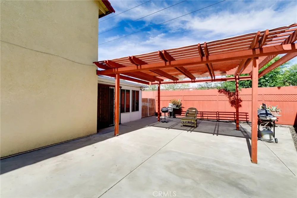 472 S Sherer Compton, CA 90220