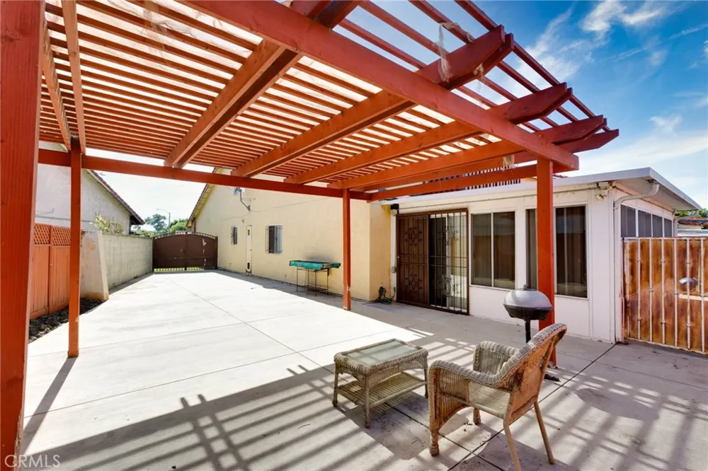 472 S Sherer Compton, CA 90220