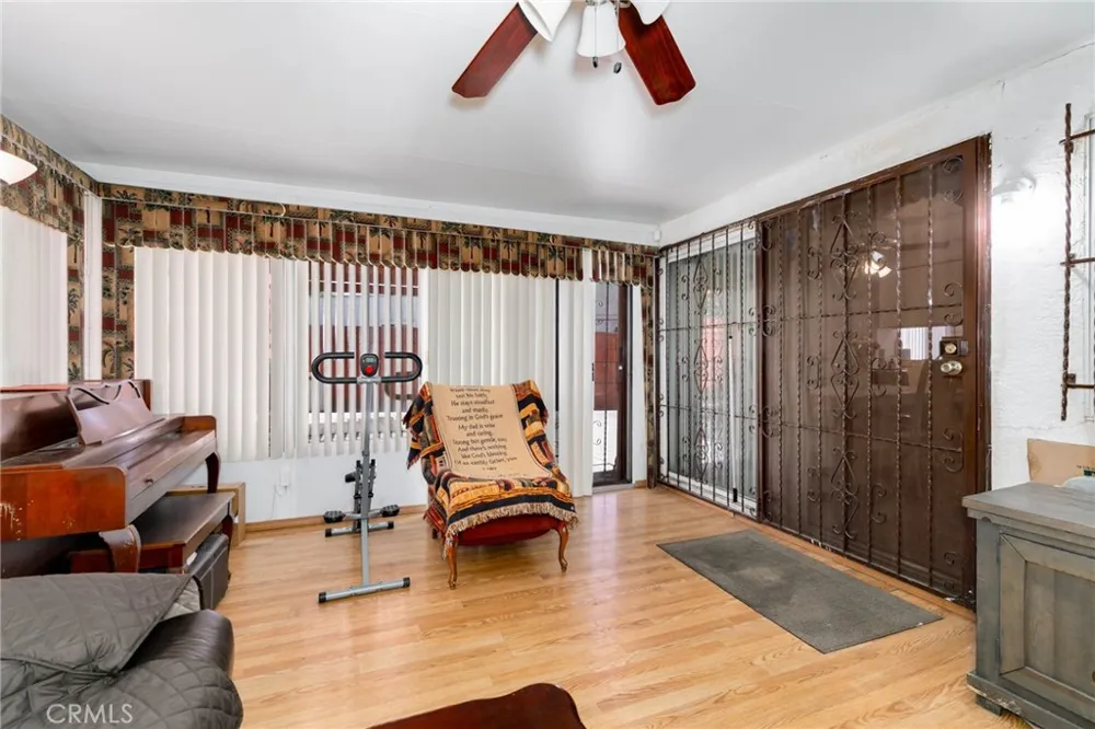 472 S Sherer Compton, CA 90220
