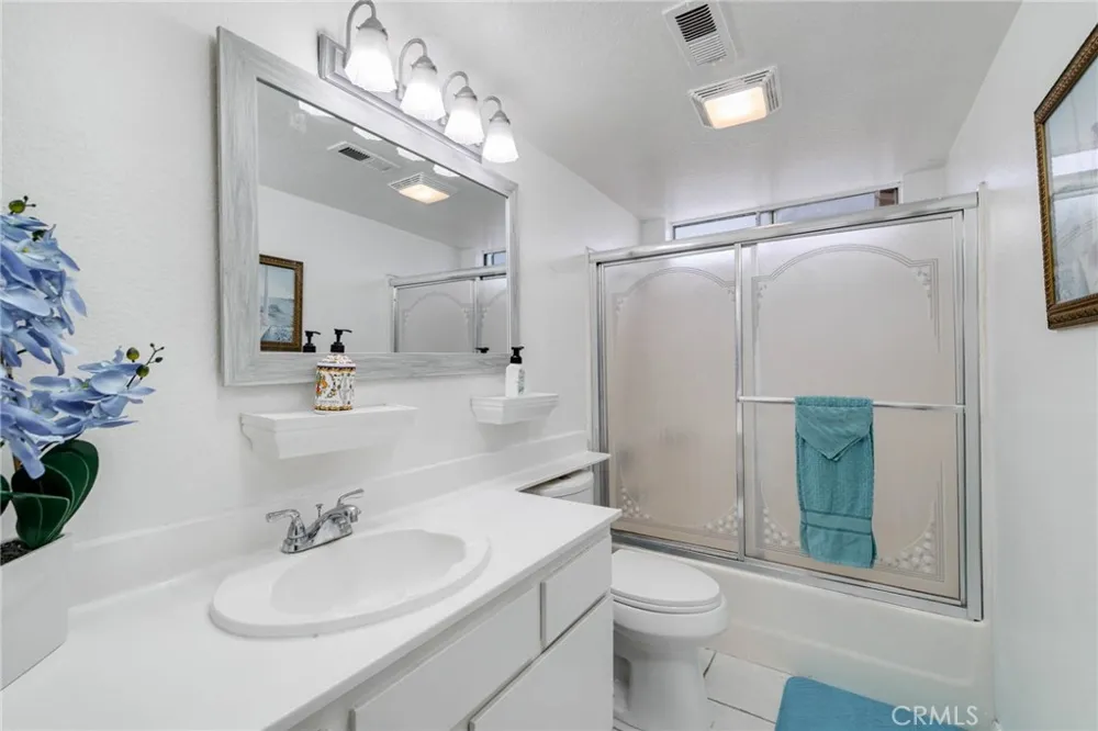 472 S Sherer Compton, CA 90220