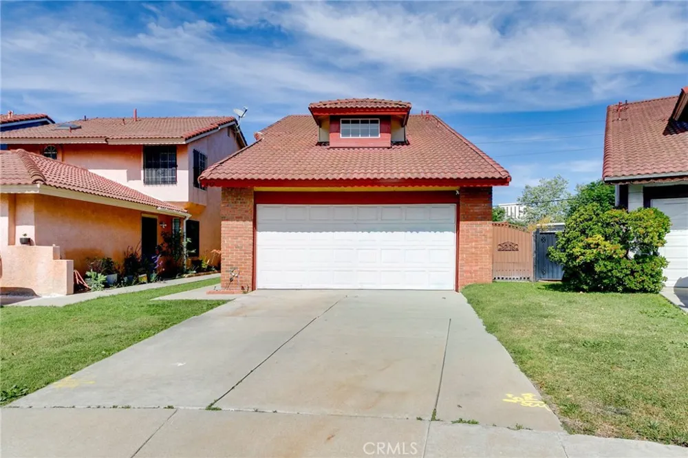 472 S Sherer Compton, CA 90220