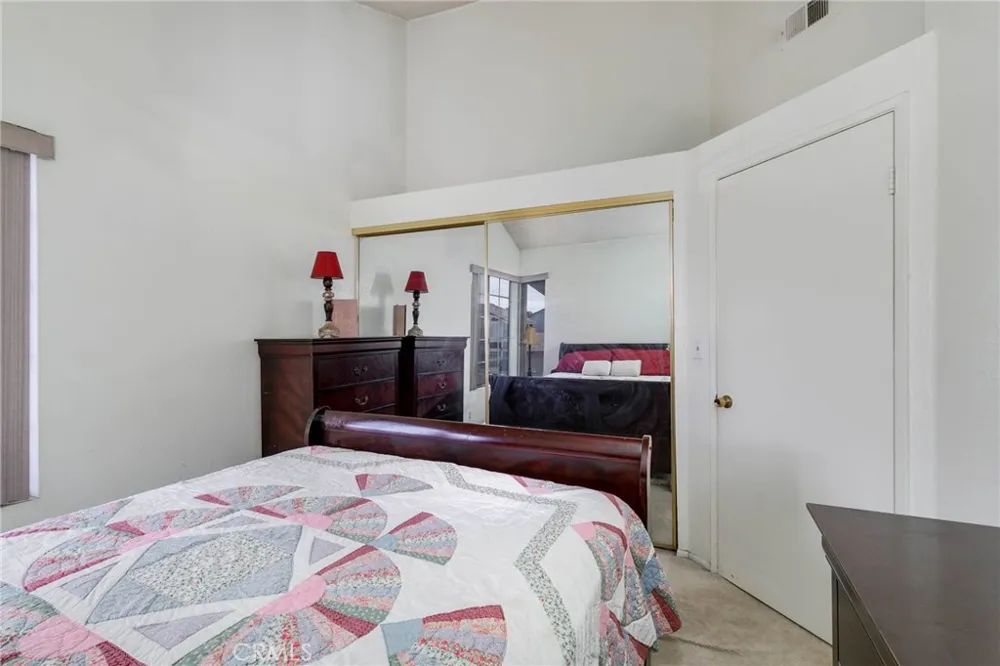 472 S Sherer Compton, CA 90220