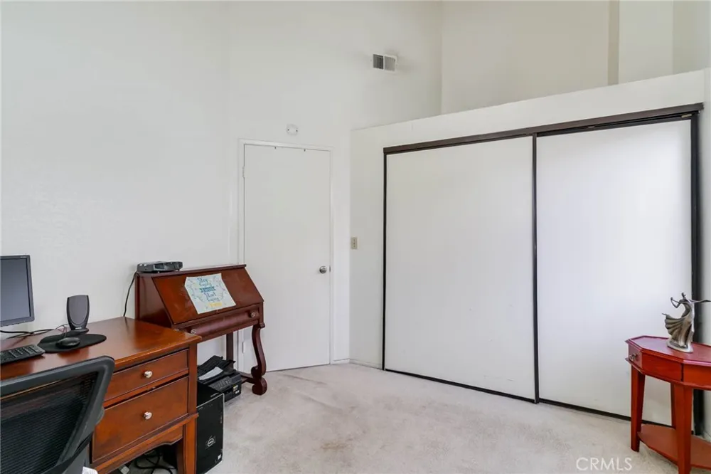 472 S Sherer Compton, CA 90220