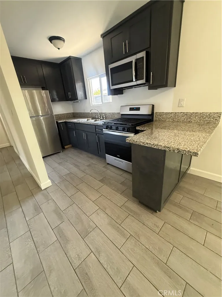 3123 W 67th Los Angeles, CA 90043
