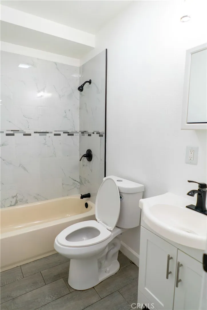 3123 W 67th Los Angeles, CA 90043