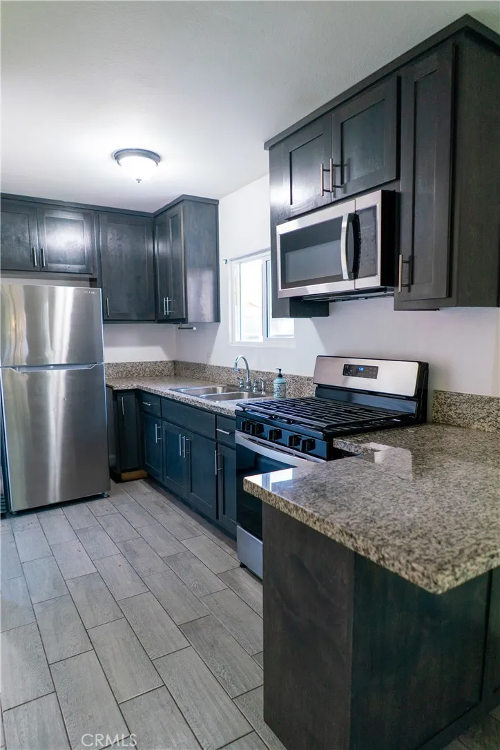 3123 W 67th Los Angeles, CA 90043