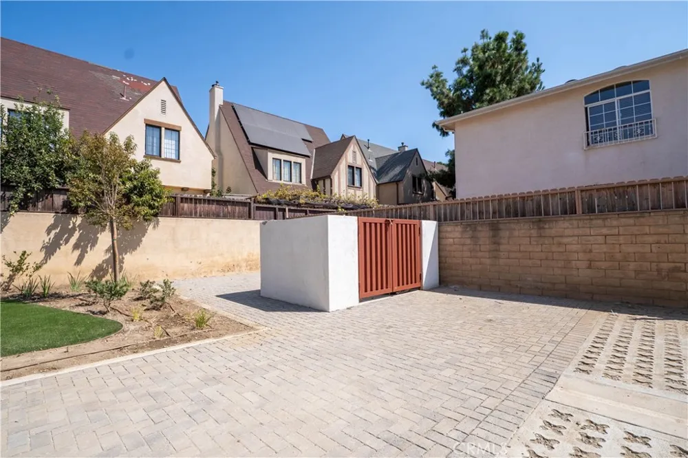 9246 Cedros #6 Panorama City, CA 91402