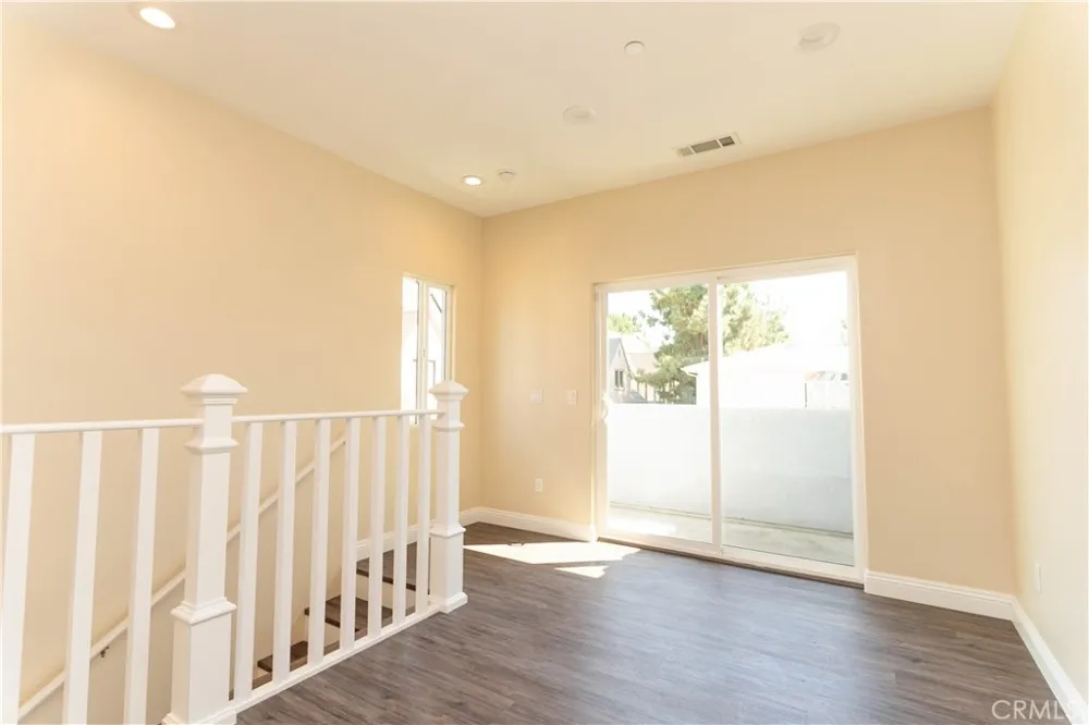 9246 Cedros #6 Panorama City, CA 91402