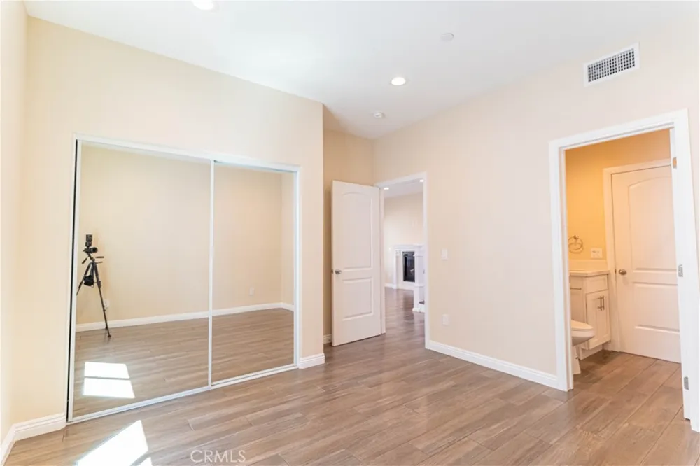 9246 Cedros #6 Panorama City, CA 91402