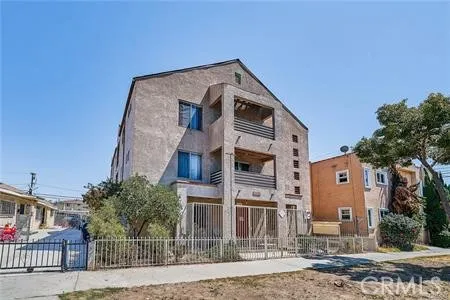 1512 Stanton