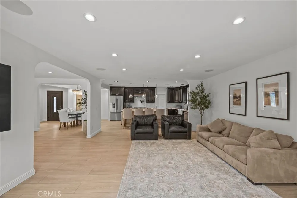 848 S Del Cerro West Covina, CA 91791