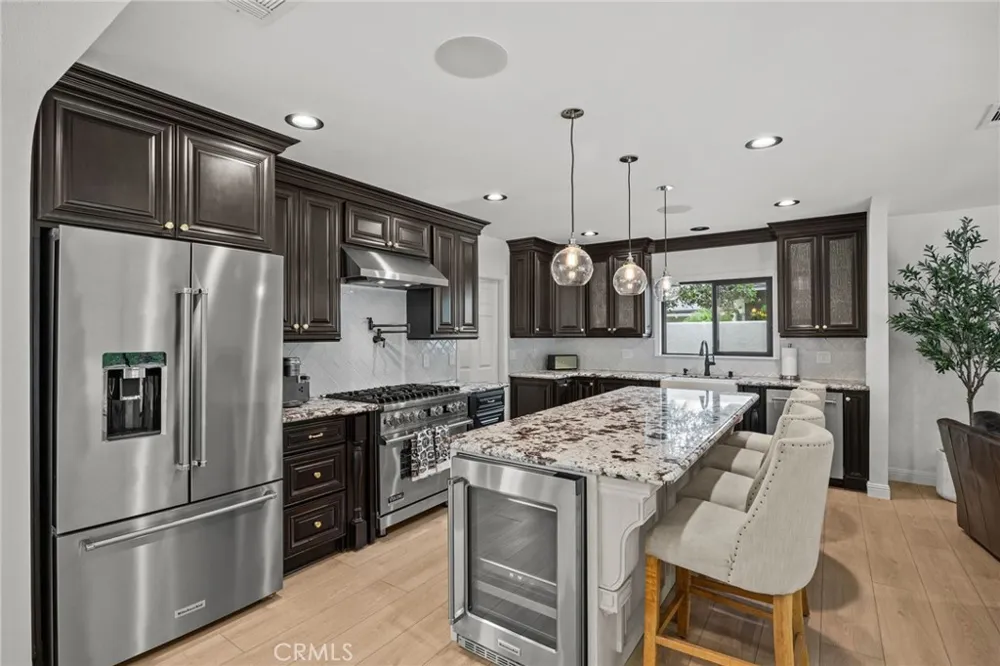 848 S Del Cerro West Covina, CA 91791
