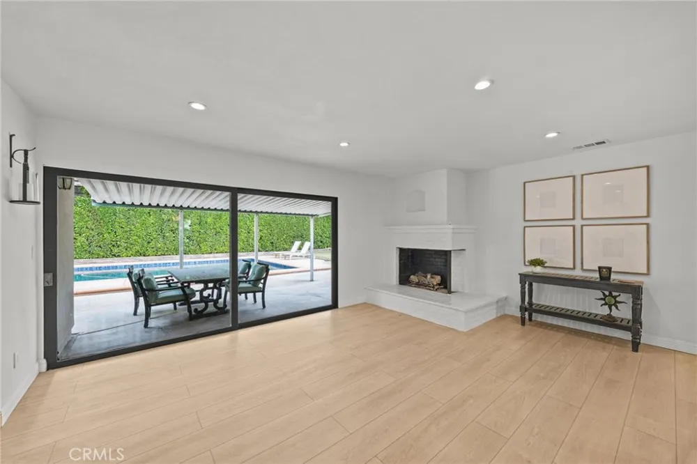 848 S Del Cerro West Covina, CA 91791