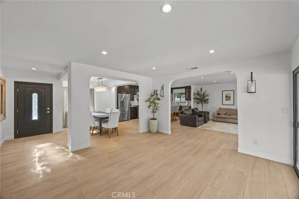 848 S Del Cerro West Covina, CA 91791