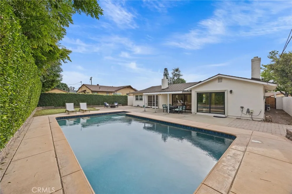848 S Del Cerro West Covina, CA 91791
