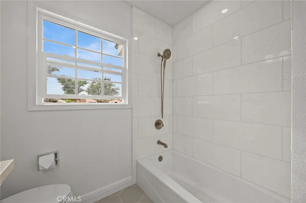 848 S Del Cerro West Covina, CA 91791