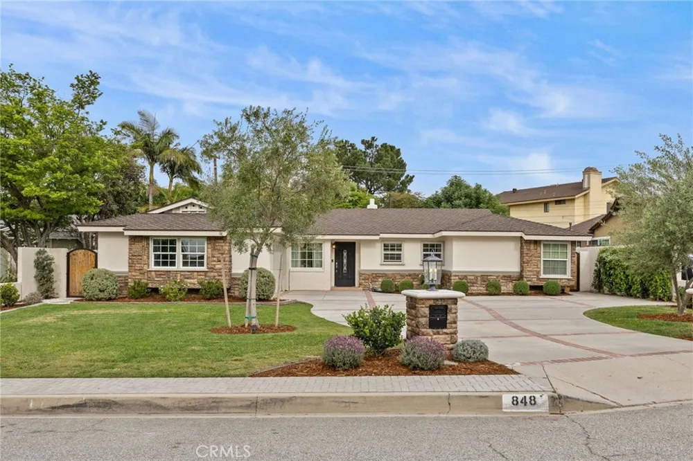 848 S Del Cerro West Covina, CA 91791