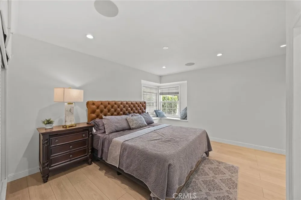 848 S Del Cerro West Covina, CA 91791