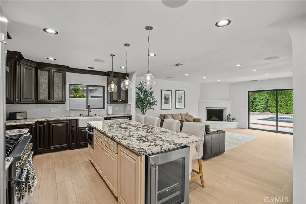 848 S Del Cerro West Covina, CA 91791