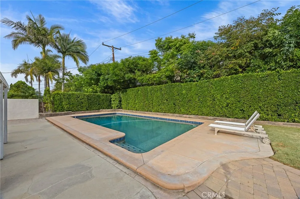 848 S Del Cerro West Covina, CA 91791