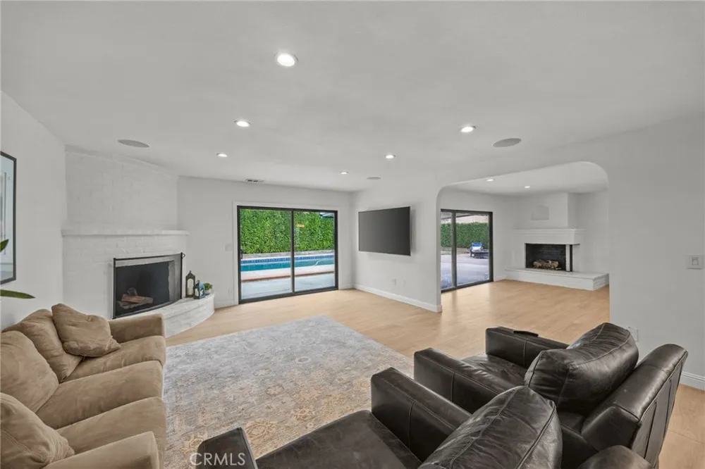 848 S Del Cerro West Covina, CA 91791