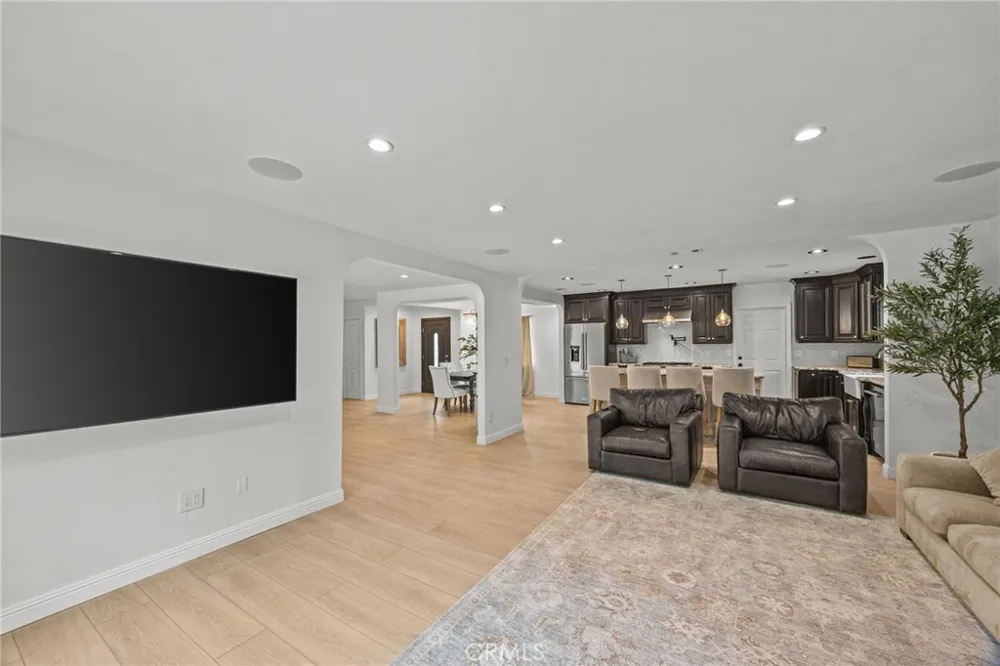 848 S Del Cerro West Covina, CA 91791