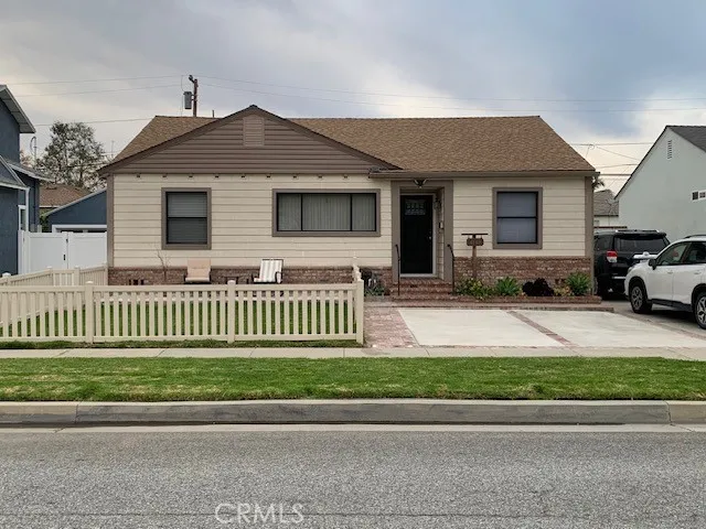4145 Los Coyotes Diagonal Lakewood, CA 90713