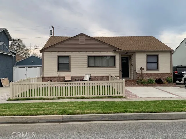 4145 Los Coyotes Diagonal Lakewood, CA 90713