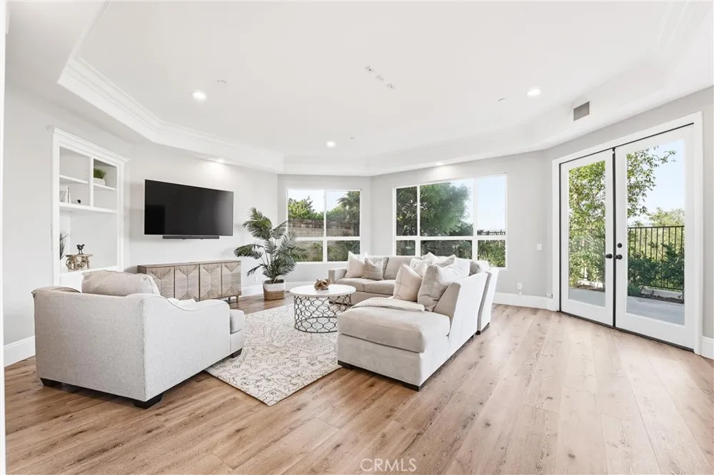 5489 E Suncrest Road Anaheim Hills, CA 92807