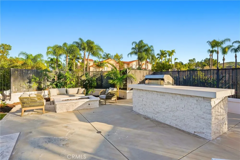 5489 E Suncrest Road Anaheim Hills, CA 92807