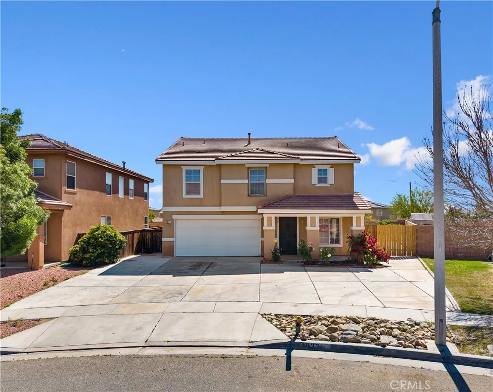 9331 Sapphire Avenue Hesperia, CA 92344