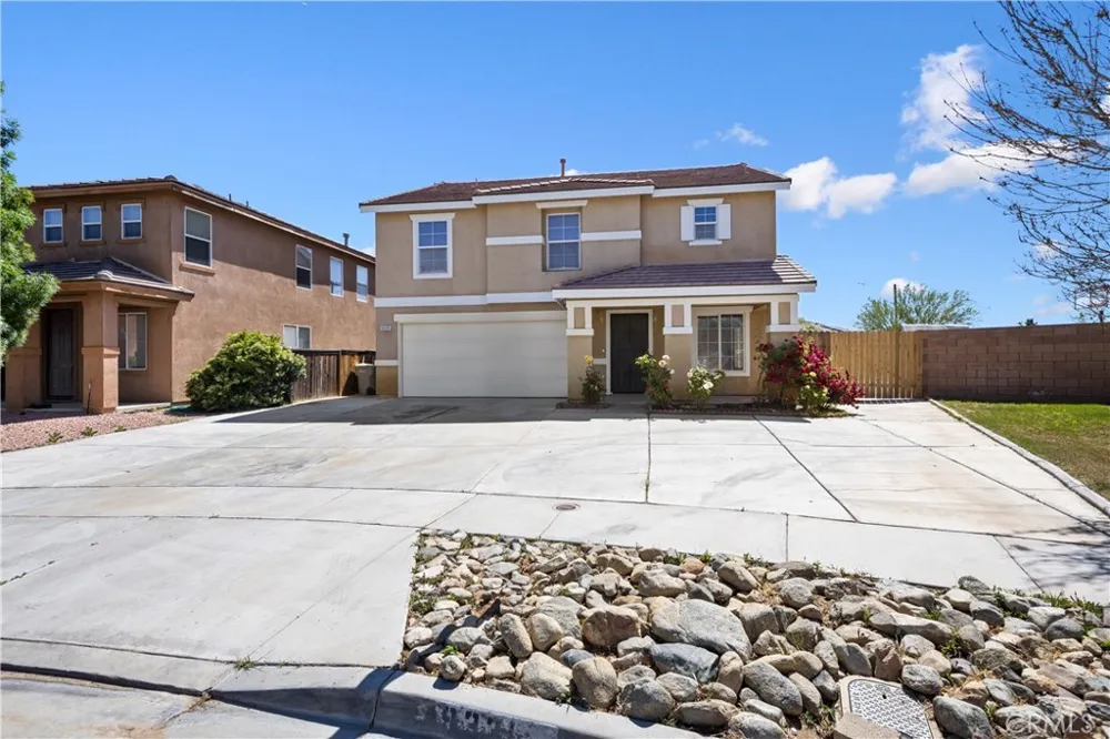 9331 Sapphire Avenue Hesperia, CA 92344