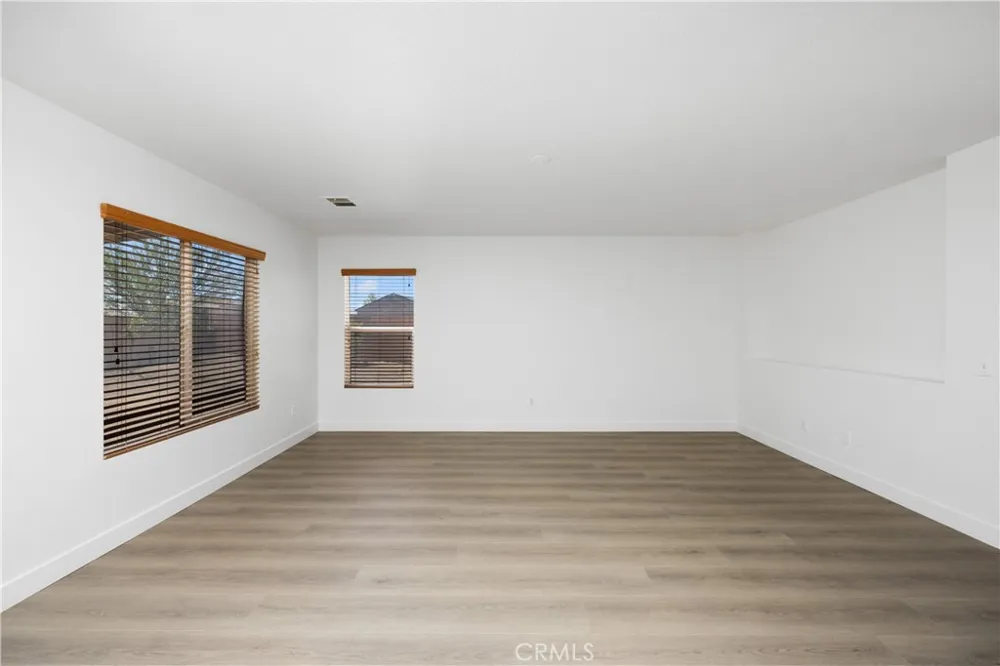 9331 Sapphire Avenue Hesperia, CA 92344