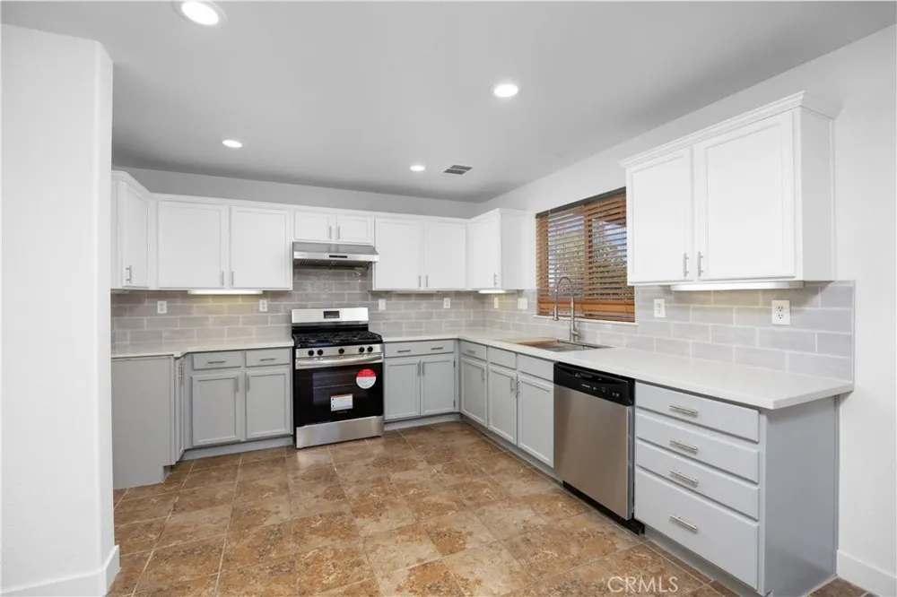 9331 Sapphire Avenue Hesperia, CA 92344