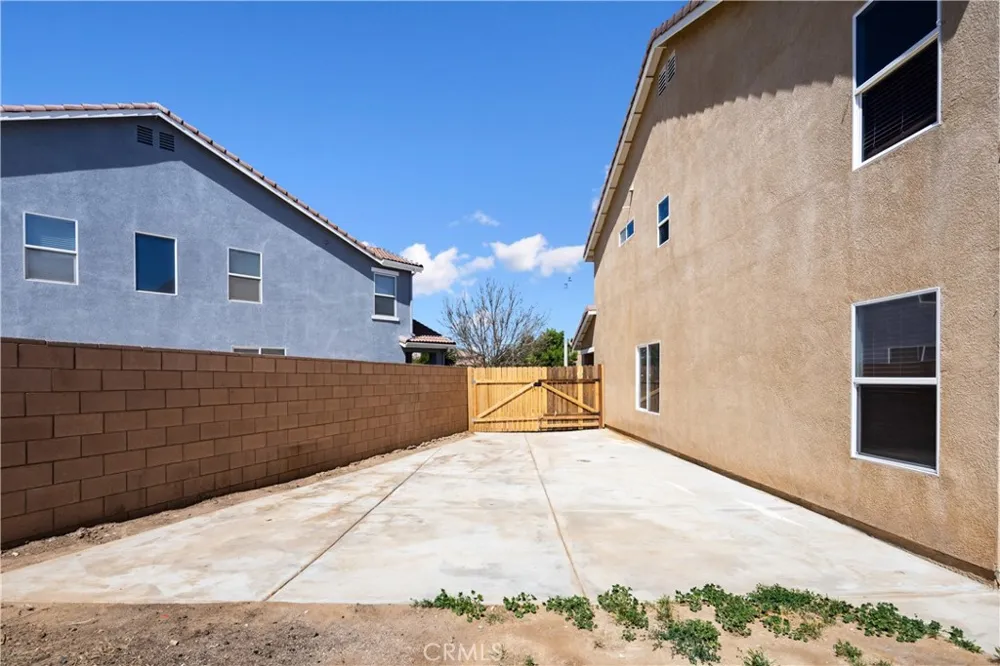9331 Sapphire Avenue Hesperia, CA 92344