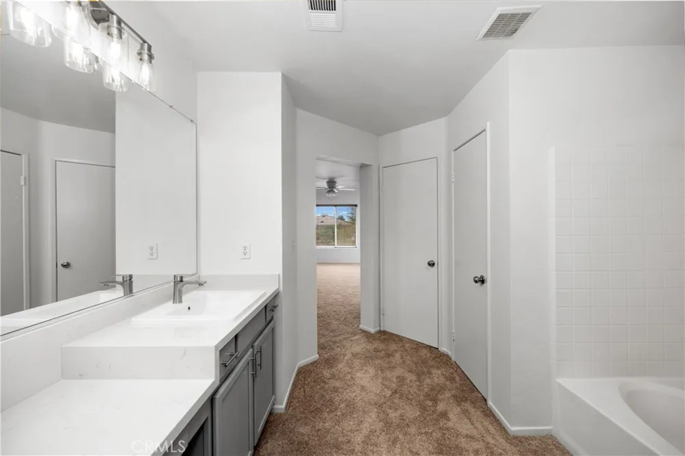 9331 Sapphire Avenue Hesperia, CA 92344