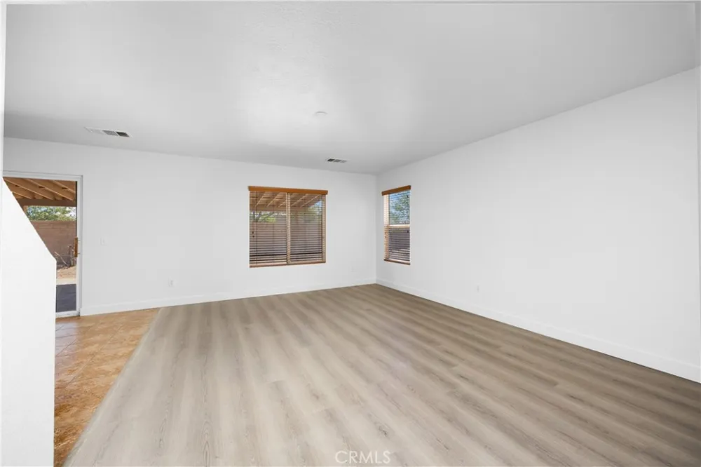 9331 Sapphire Avenue Hesperia, CA 92344