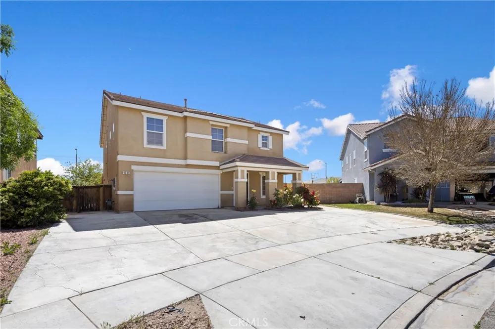 9331 Sapphire Avenue Hesperia, CA 92344