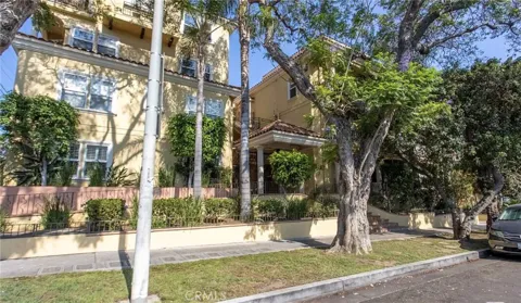 1050 Edinburgh Avenue #102