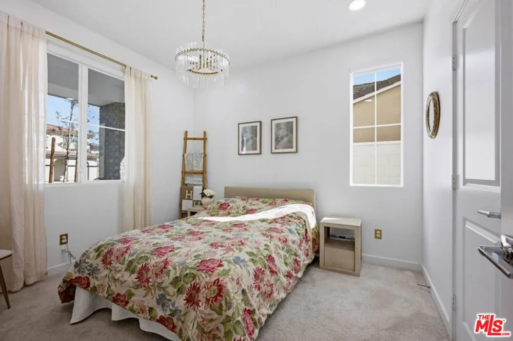 16763 Mistletoe Lane Fontana, CA 92336