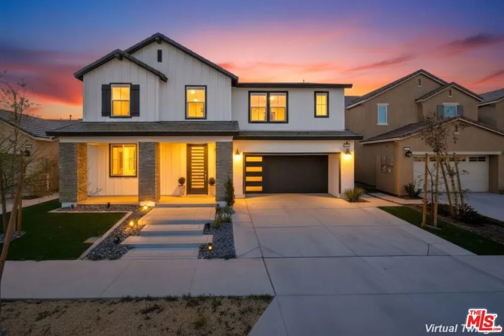16763 Mistletoe Lane Fontana, CA 92336