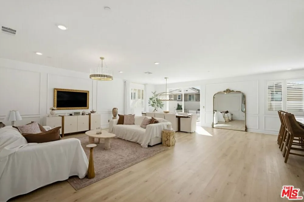 16763 Mistletoe Lane Fontana, CA 92336