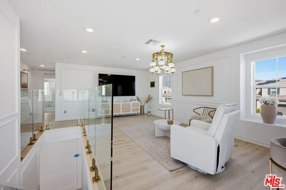 16763 Mistletoe Lane Fontana, CA 92336