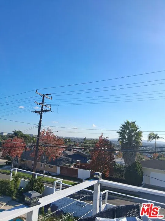 5424 S Sherbourne Drive Los Angeles, CA 90056